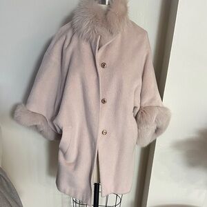 Gizia Elegant Pink Fur-Trimmed Women's Coat